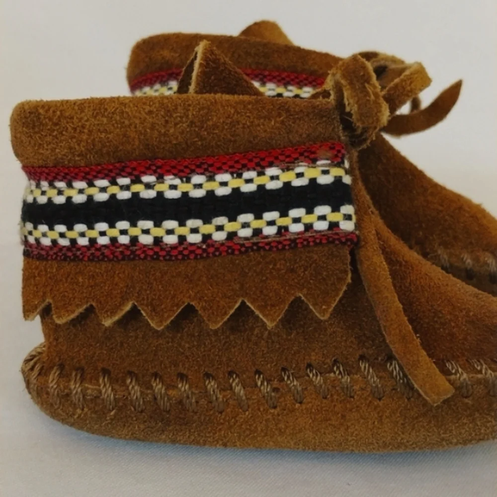 MinneTonka Braid Bootie Babys & Infants Brown Suede Kids Moccasins Padded Insole